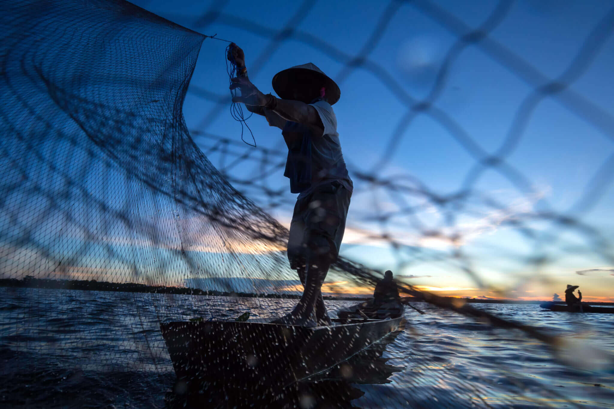 Fisherman-Casting-Net